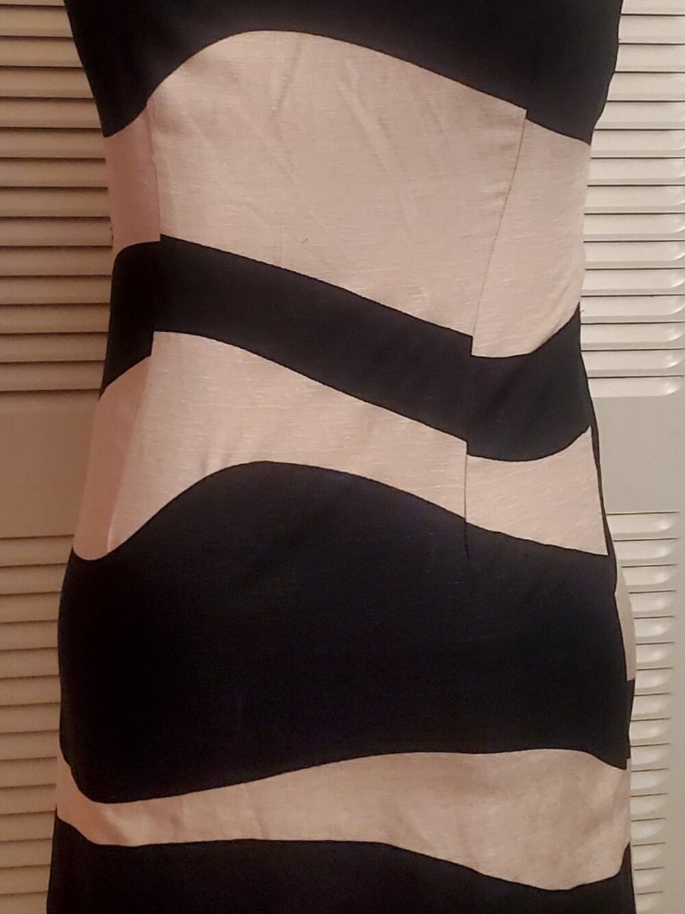 WOMENS DRESS - Picture 2 of 2